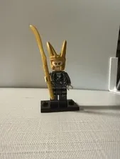 LEGO Marvel Loki Minifigure w/ Gold Helmet & Staff Genuine Super Heroes