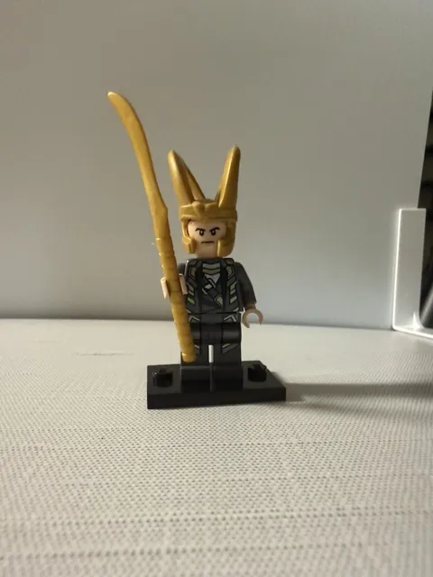 LEGO Marvel Loki Minifigure w/ Gold Helmet & Staff Genuine Super Heroes