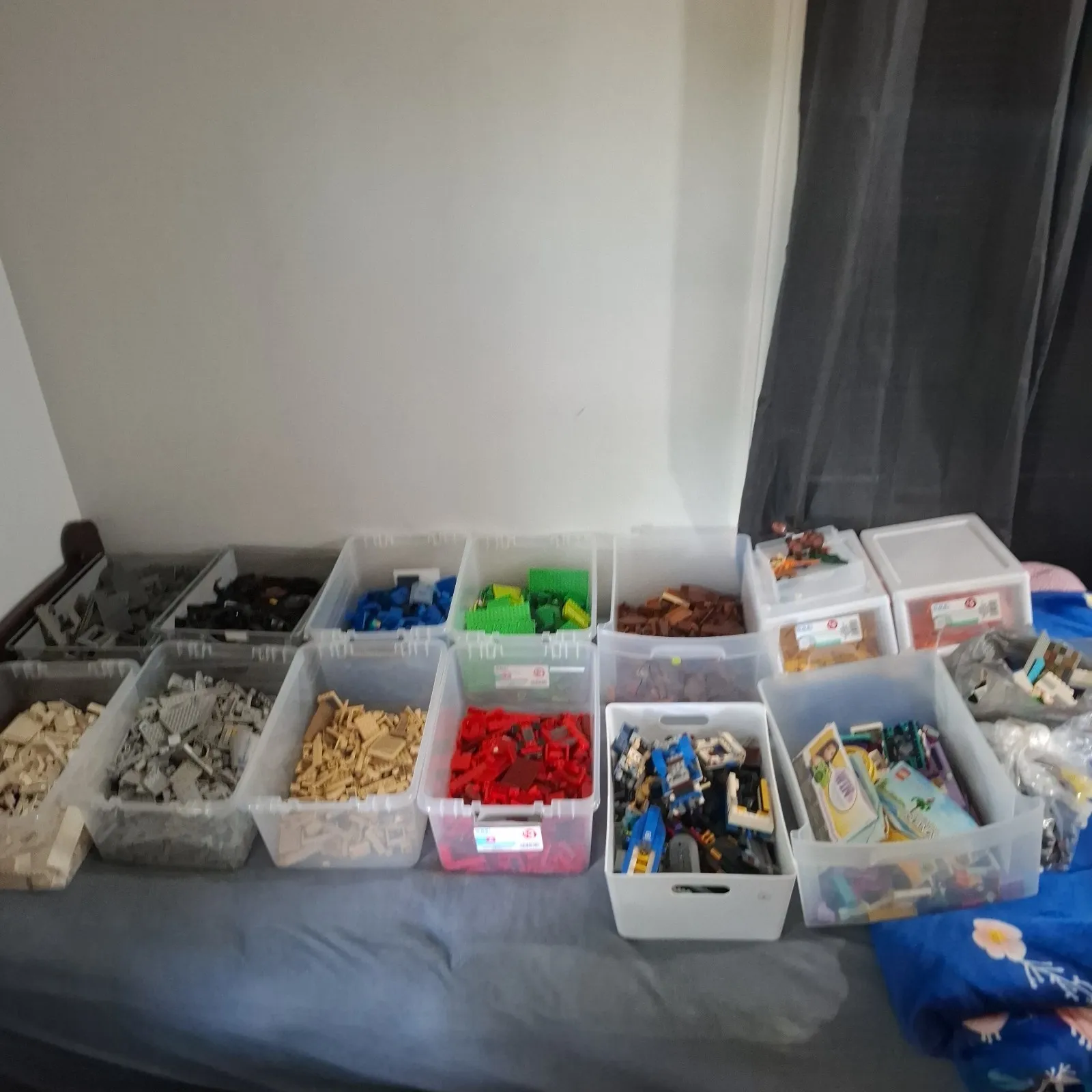 Huge lot of Legos Star Wars, Harry Potter, Ninjago pieces 