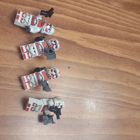 LEGO Star Wars Clone Trooper Minifigure Lot of 4 w/ Blaster Accessories