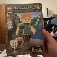 Lego 21149 Minecraft Alex BigFig with Chicken Sealed Damaged Box