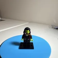 Lego Gamora 76107 Long Reddish Brown Coat Avengers Super Heroes Minifigure