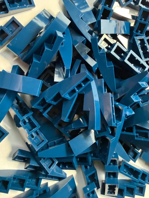 LEGO-NEW-#61678-DARK BLUE-SLOPE CURVED 4 X 1 -25 PIECES