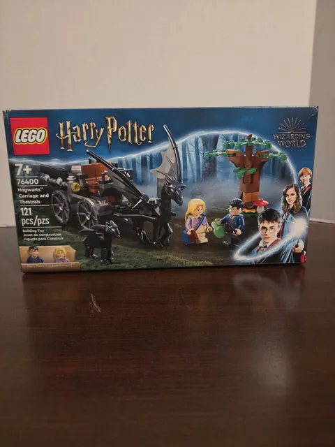 LEGO Harry Potter: Hogwarts Carriage and Thestrals (76400)