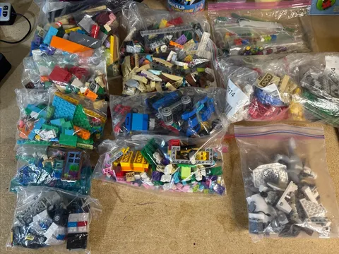 LEGO Lot Over 7 Lbs Figures, Cars Etc