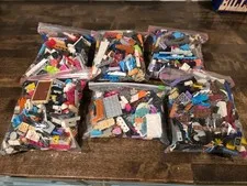 Assorted Lego Pieces Parts Lot With A Couple Figurines Minifigures 5lbs Legos