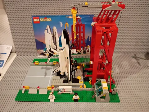 LEGO Vintage 1995 Town Launch Command Shuttle Launch Pad 6339