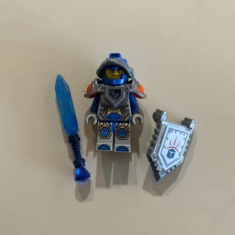 LEGO Nexo Knights Minifigure - Clay Morrington With Shield & Weapon