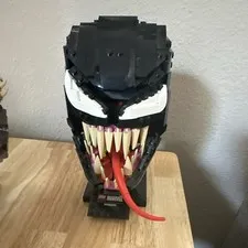 LEGO Marvel Venom 76187 Bust 565pcs 18+ w/ Display Stand & Plate