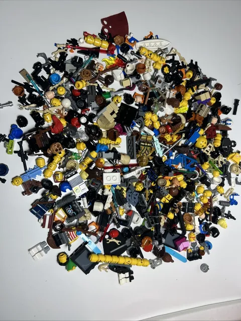 LEGO Minifigure Accessories And Parts Hair Pieces Weapons And More SEE PICS