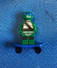 LEGO TMNT Leonardo Minifigure: Gritted Teeth, Smudges Ninja Turtle