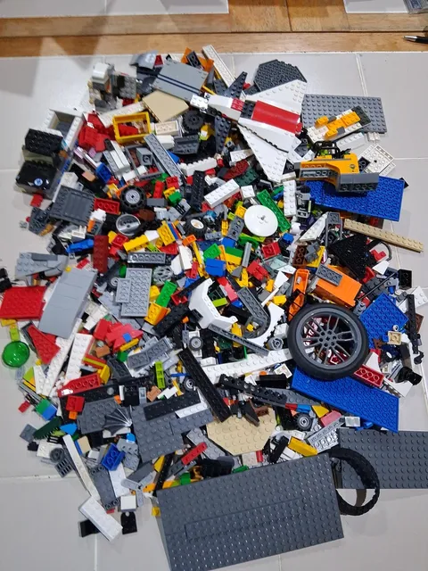LEGO 4 LB Bulk Lot Mixed Parts Pieces Blocks Lot C