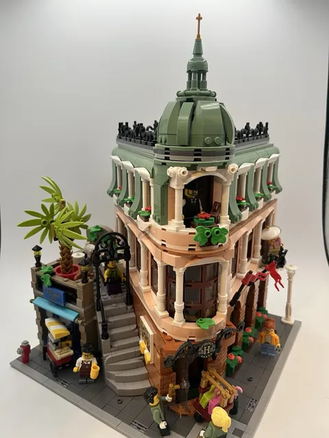 LEGO Icons Boutique Hotel set (10297) READ No Instructions Or Box