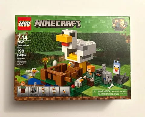 LEGO Minecraft 21140 The Chicken Coop 198 Pieces Brick Separator Box Retired