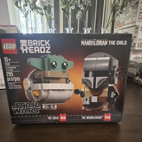 LEGO Star Wars BrickHeadz The Mandalorian & The Child 75317 Set 295 Pcs