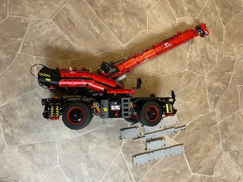 LEGO TECHNIC: Rough Terrain Crane (42082) 98% Complete