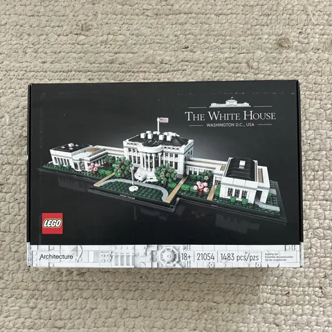 LEGO ARCHITECTURE: The White House (21054) NEW, FACTORY SEALED