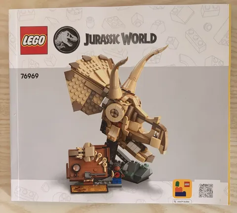 Lego Instruction Manual: Jurassic World Triceratops Skull (76969) 