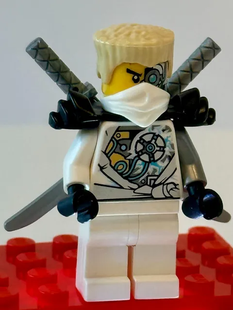 LEGO® Ninjago ZANE  "Techno Robe" Rebooted ~ njo0085   2014  **Excellent**