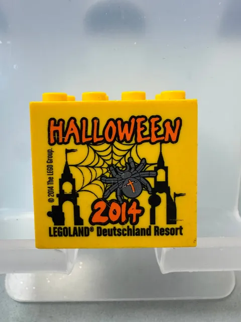 LEGO collectible brick special brick 2x4x3 yellow Legoland Halloween 2014
