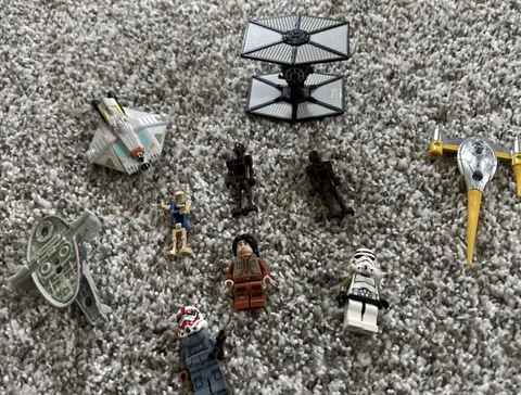 Lot of 4 Hot Wheels 2014 Star Wars Diecast Starships & 6 LEGO Star Wars figures