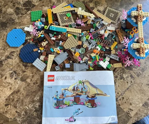 LEGO Avatar: Metkayina Reef Home (75578) Incomplete Set for Parts w/ Instruction