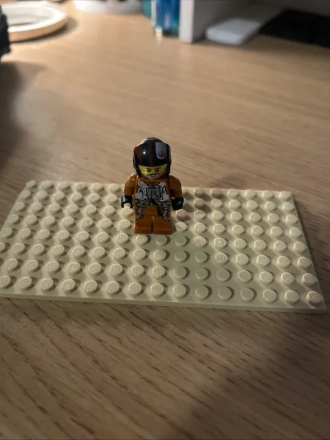 LEGO Star Wars Rebel pilot minifigure