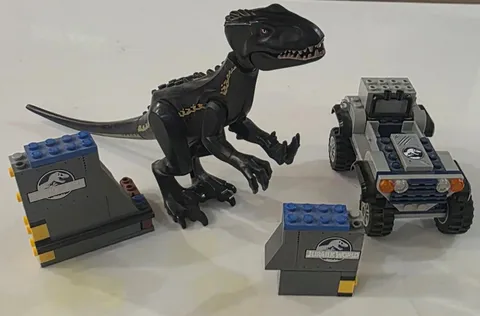 1 lot LEGO Jurassic World Indoraptor Black Indo01 75930 Dinosaur, Jeep figure