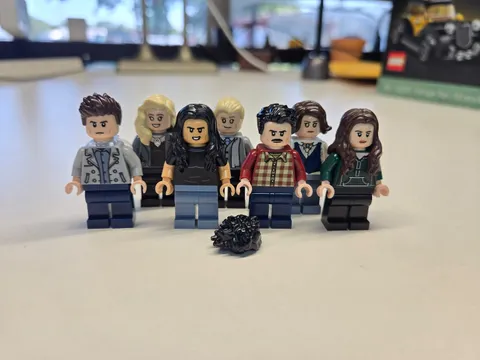 LEGO 21354 Twilight The Cullen House - All 7 Minifigs