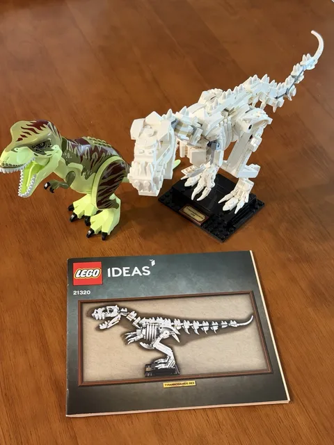 LEGO Jurassic World: Tyrannosaurus 76944 & T-Rex Fossil 21320 Only