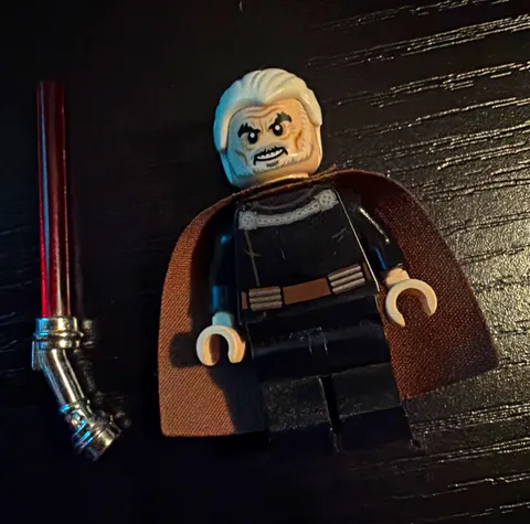 LEGO Star Wars Count Dooku Minifigure sw0472 from set 75017  New Condition