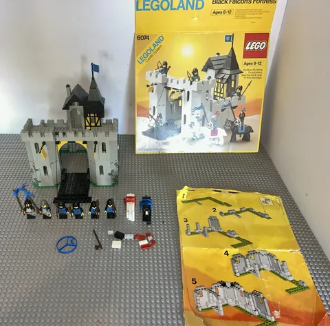 Lego 6074 Castle Black Falcons Fortress Set Vintage Minifigures