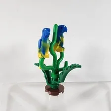 LEGO Yellow Blue Macaw Bird Parrot Jungle Animal Figure Minifigure On Tree Vine