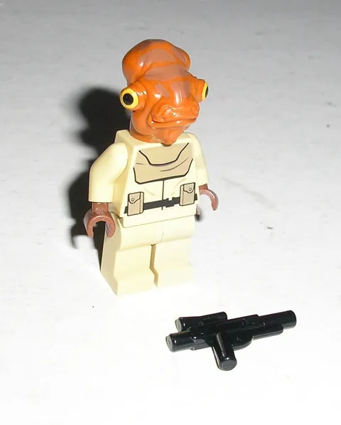 2009 LEGO Star Wars MON CALAMARI OFFICER Minifigure 7754 *Minty* L@@K