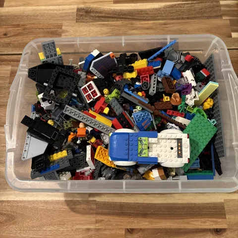 LEGO Approx 8lbs Classic & Friends Bulk Lot Multicolor includes Mini figures