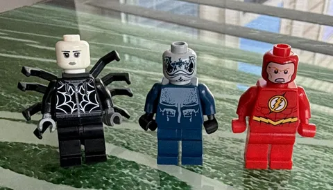 LEGO Marvel Minifigures Venom & The Flash Lot of 3 Plastic Age 4+