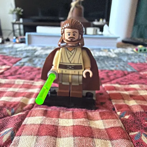 LEGO Star Wars Qui-Gon Jinn minifigure with lightsaber from MTT set