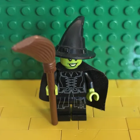 LEGO DIMENSIONS Wicked Witch of the West (DIM005) Minifig | With Broom + Hat