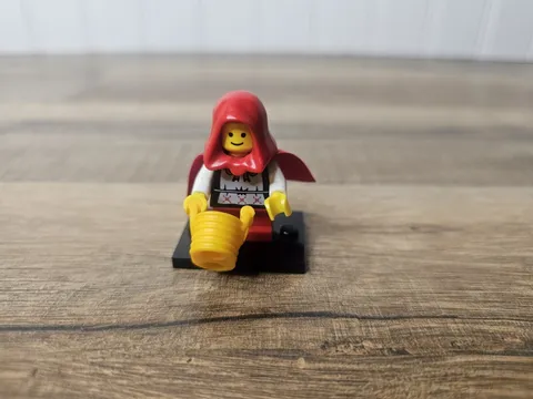 LEGO Series 7 Red Riding Hood Minifigure 8831 Grandma Visitor 