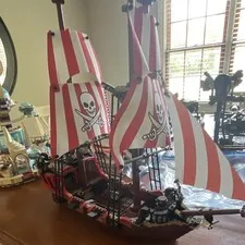 LEGO Pirates 70413 The Brick Bounty 745pc Set w/ 4 Minifigures No Box