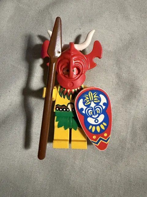 Vintage Lego Minifigure Islanders pi068 King Kahuka Excellent condition