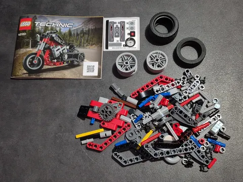 LEGO Technic Motorcycle Building Set (42132) Looks Complete with Manual