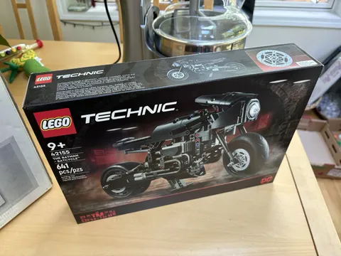 LEGO 42155 The Batman Batcycle – Technic DC Super Heroes, Brand New Sealed