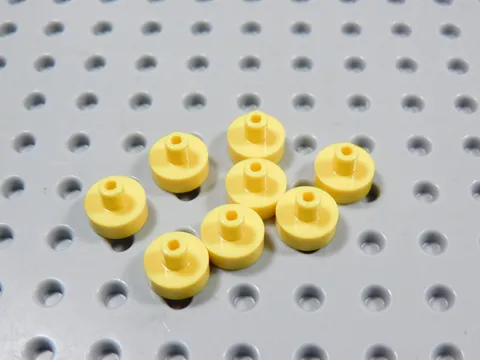 LEGO Lot of 8 Yellow Round 1x1 Plates w/ Pin BK