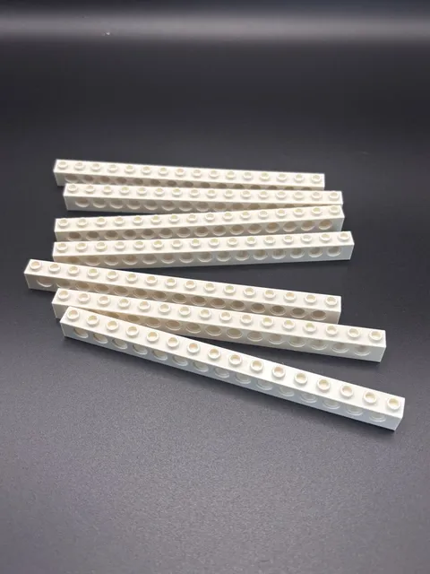 4 LEGO White 1x16 Bricks Technic Set Of 7
