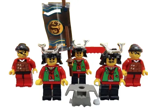 LEGO Minifigure Lot Samurai Shogun Soldiers and Bandits Castle Shogun