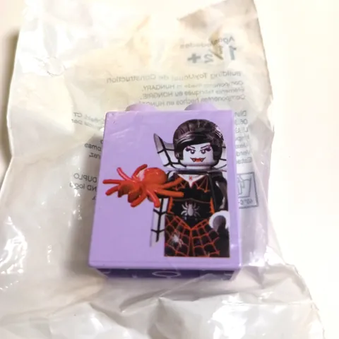 Lego Duplo Legoland Brick or Treat 2023 Halloween Spider Lady Vampire Purple