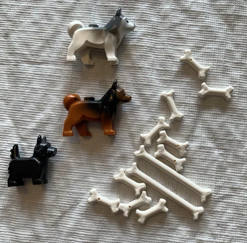LEGO Minifigure Pets Dogs & Bones. Terrier, Huskies + 12 Bones