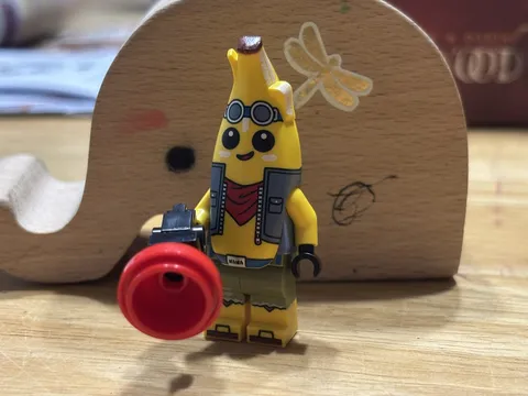 LEGO Fortnite Adventure Peely Minifigure Battle Bus 77073 Banana