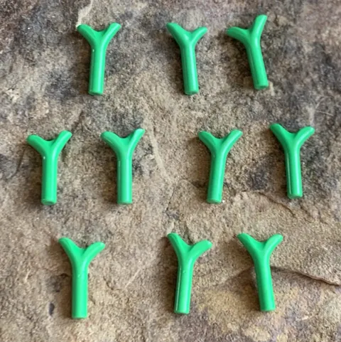 Lego Parts 33183 Plant Carrot Tops. 10 Pieces. Green
